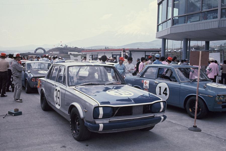  Nissan Skyline 2000 GT-R Sedan Racing 1971 года  (фото 3 из 6)